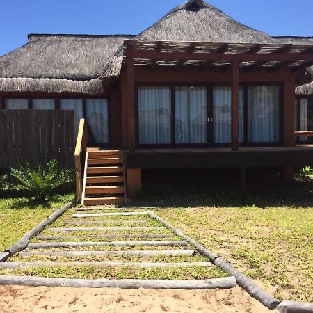 Eclectic Beach Retreat Cabo Nhamua Exterior photo