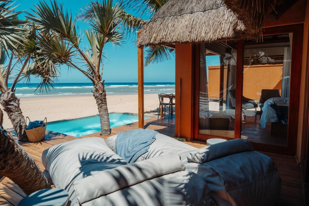 Eclectic Beach Retreat Cabo Nhamua Exterior photo